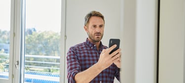 Protezione giuridica per privati: Uomo fotografa Danno in appartamento in affitto vuoto